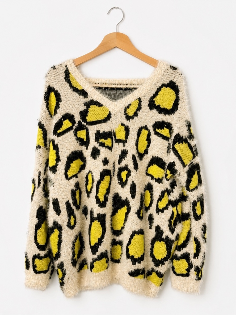 Davi & Dani Yellow Leopard Print Fuzzy Sweater Size L 🖤💛